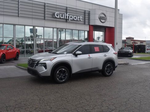 Certified 2024 Nissan Rogue SV w/ SV Premium Package FWD image 2