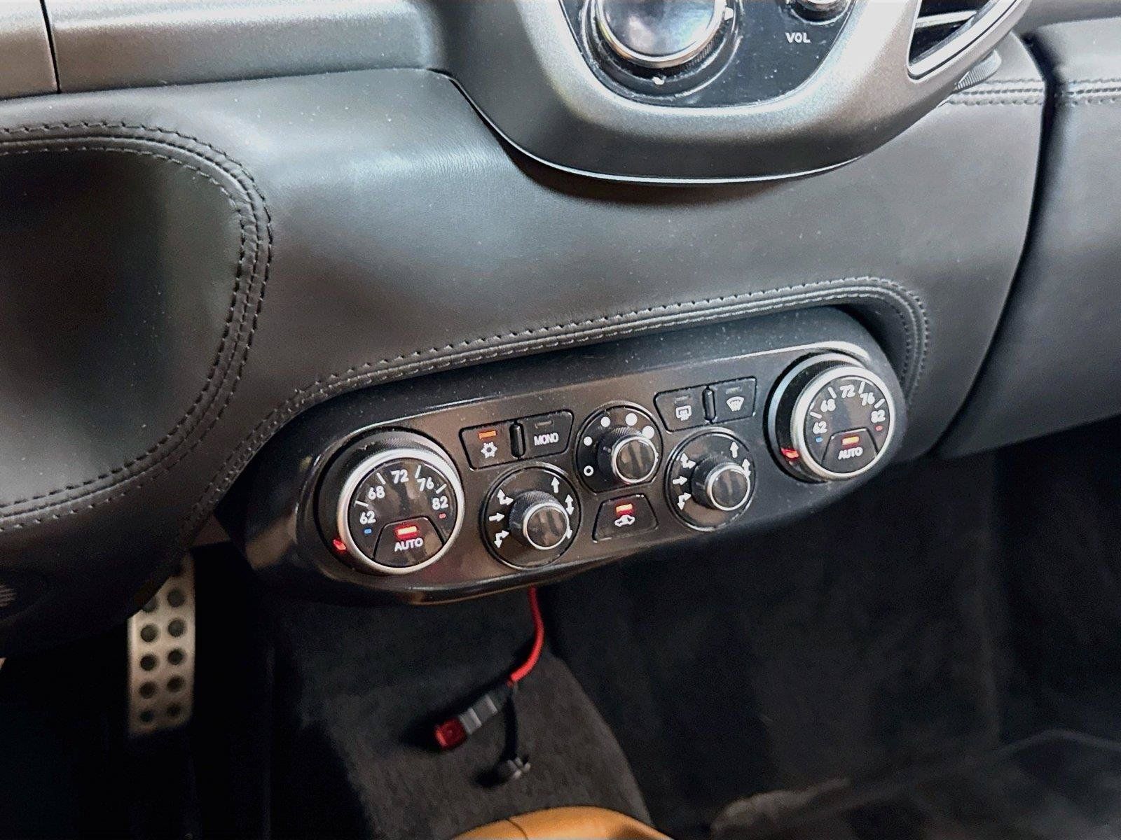 Used 2011 Ferrari 458 Italia Coupe RWD image 24