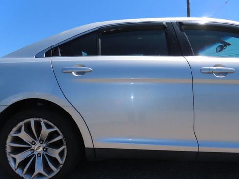 Used 2015 Ford Taurus Limited FWD image 21