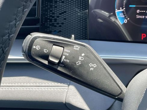 New 2026 Volkswagen Tiguan SE R-Line FWD image 24