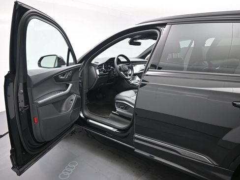 Used 2022 Audi Q7 3.0T Premium Plus w/ Premium Plus Package AWD/4WD image 8