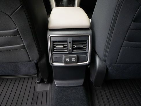 Used 2023 Subaru Forester Premium AWD/4WD image 18