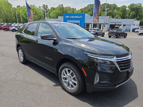 Used 2024 Chevrolet Equinox LT AWD/4WD image 1