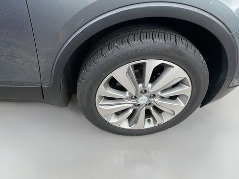 Used 2020 Buick Encore Preferred FWD image 9