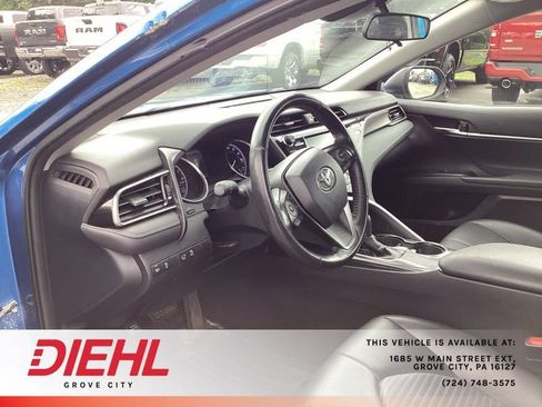 Used 2019 Toyota Camry SE FWD image 18