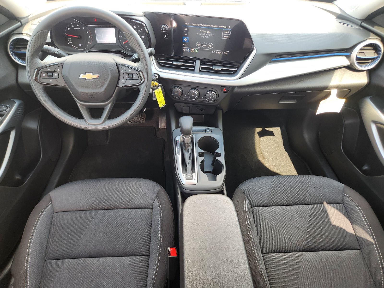 New 2026 Chevrolet Trax LS w/ LS Convenience Package FWD image 23