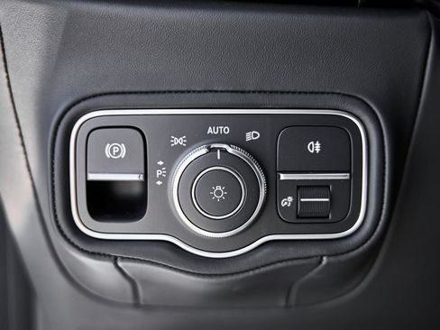 Used 2026 Mercedes-Benz G 63 AMG 4MATIC image 48
