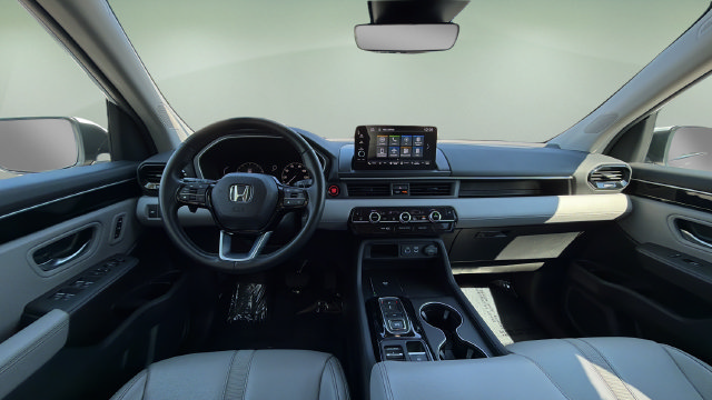 Used 2025 Honda Pilot EX-L image 16