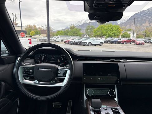 Used 2023 Land Rover Range Rover Long Wheelbase SE AWD/4WD image 32