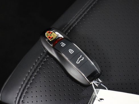 New 2026 Porsche Macan S image 23