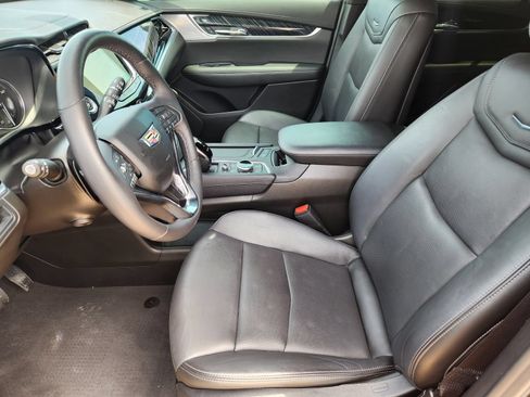 Used 2023 Cadillac XT6 Premium Luxury FWD image 16