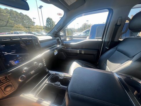 Used 2024 Ford F250 Lariat image 16