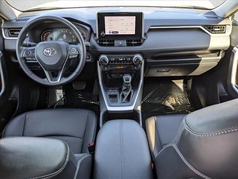Used 2023 Toyota RAV4 XLE Premium image 18