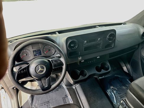 Used 2019 Mercedes-Benz Sprinter 144 image 17