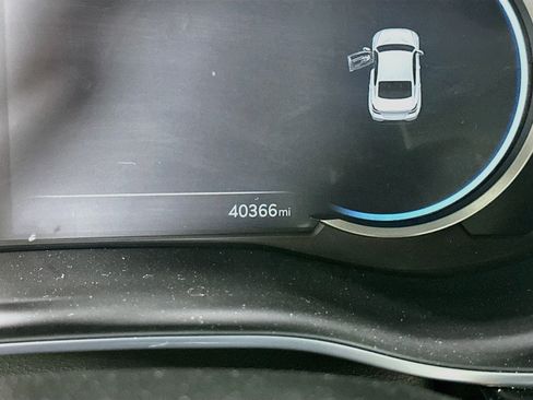 Used 2025 Genesis G70 2.5T RWD image 19