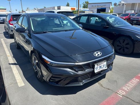 Used 2024 Hyundai Elantra Limited FWD image 3