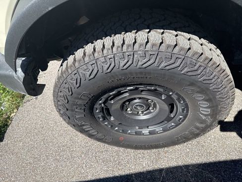Certified 2025 Ford Bronco Outer Banks w/ Sasquatch Package AWD/4WD image 12