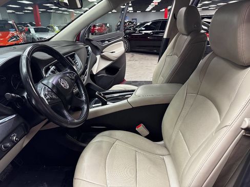 Used 2021 Buick Enclave Essence image 32
