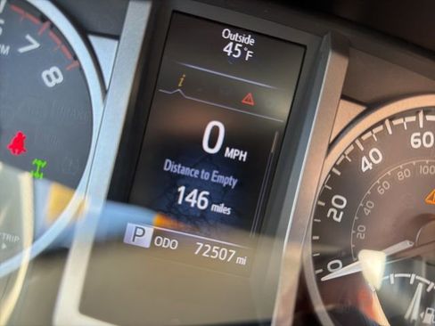 Used 2018 Toyota Tacoma SR5 image 12