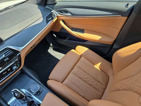 Used 2023 BMW 530i xDrive image 15