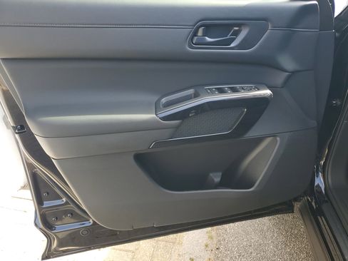 New 2026 Nissan Pathfinder SV image 15