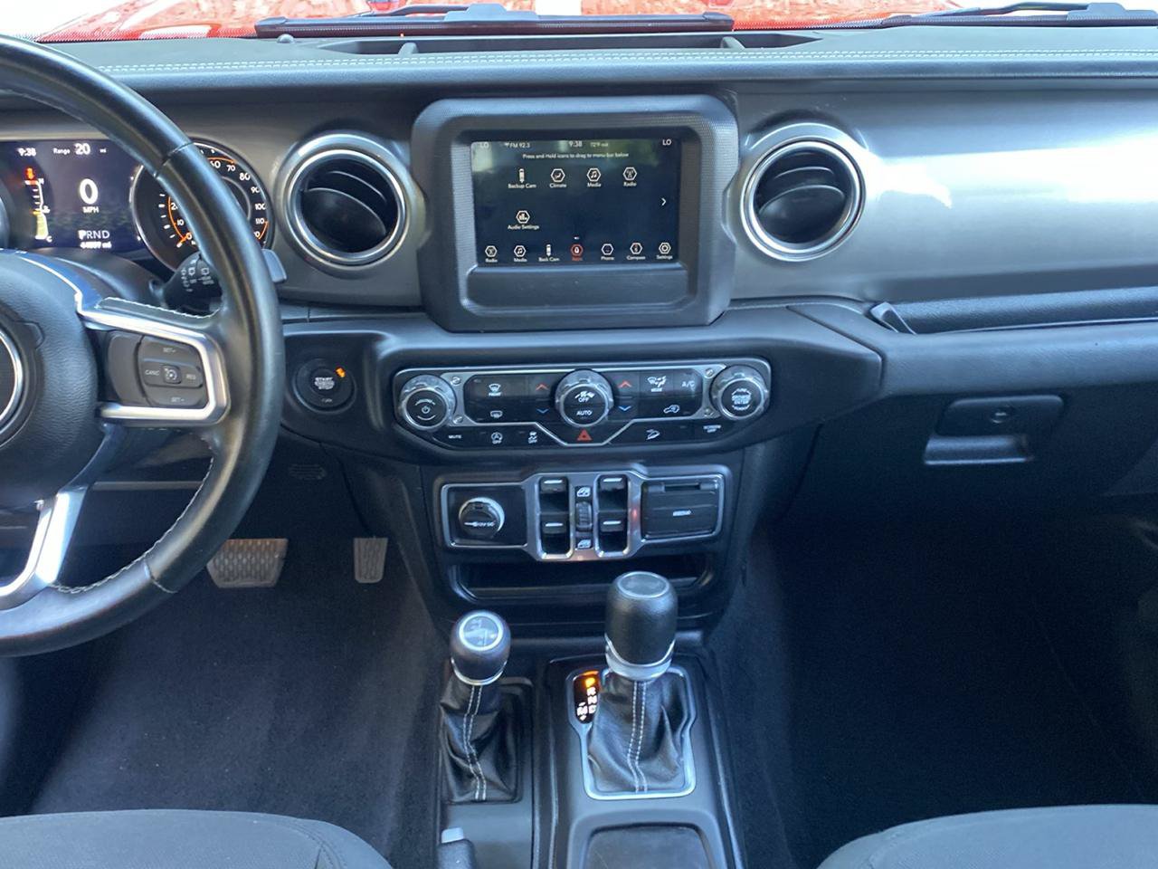 Used 2020 Jeep Wrangler Unlimited Sahara AWD/4WD image 20