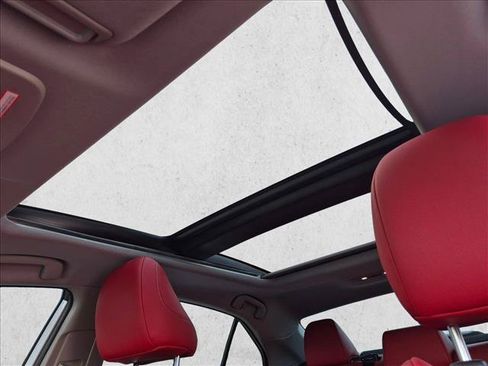 Used 2019 Toyota Camry XSE FWD image 16