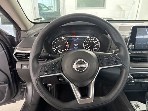 Used 2024 Nissan Altima 2.5 SV FWD image 26