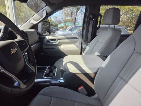 Used 2025 Chevrolet Silverado 2500 LTZ w/ LTZ Premium Package image 6