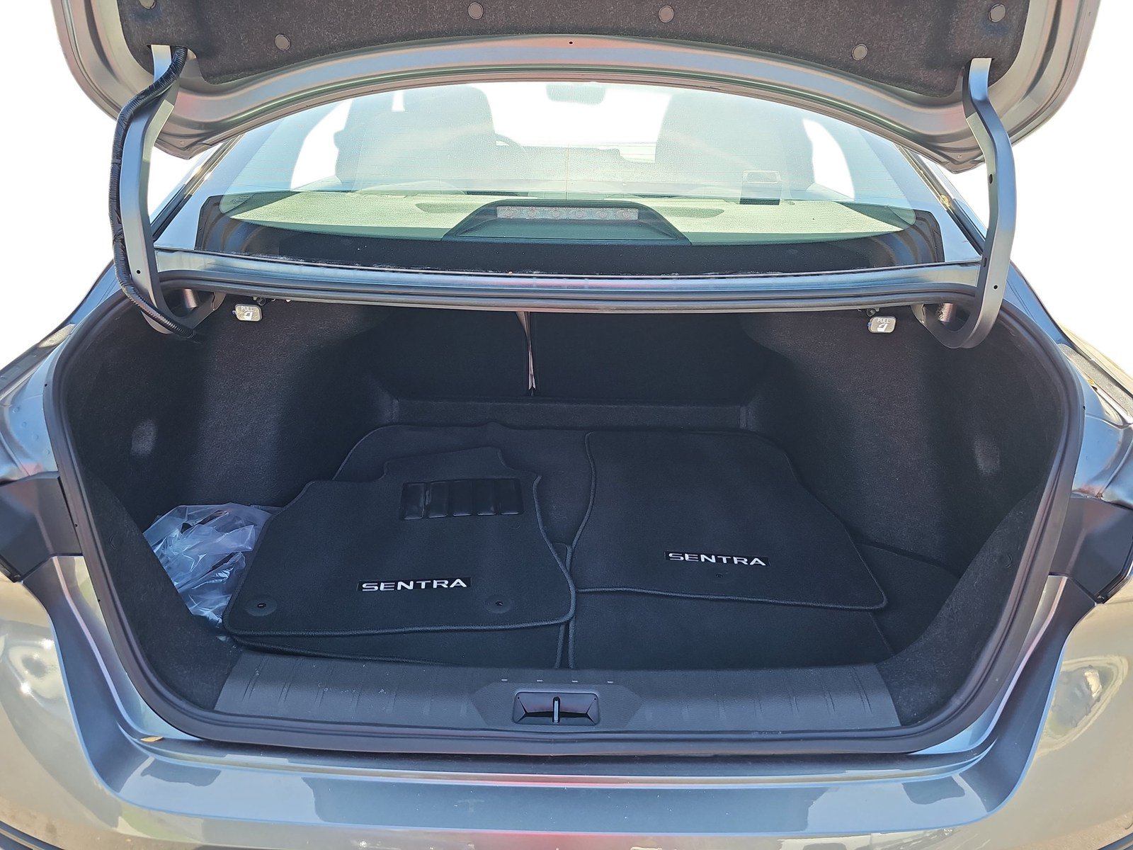 Used 2026 Nissan Sentra SL w/ Floor Mat Package FWD image 27