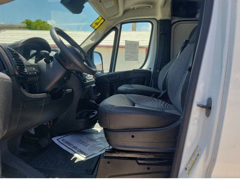 Used 2025 RAM ProMaster 2500 w/ Safety Group FWD image 11
