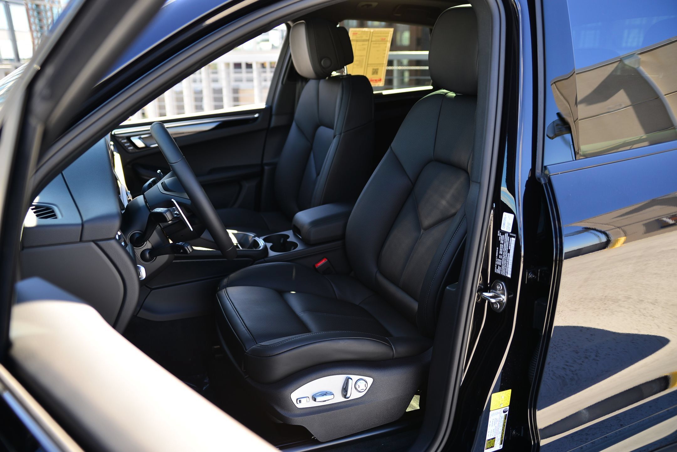Certified 2026 Porsche Macan S AWD/4WD image 13