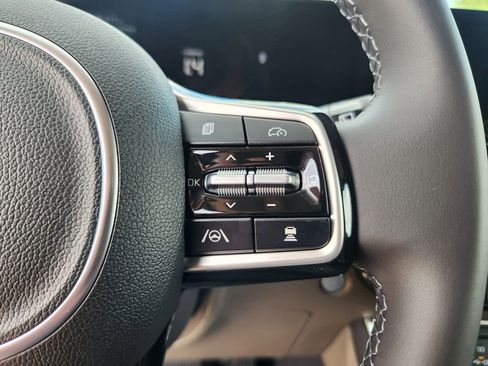 New 2026 Kia Carnival EX image 17