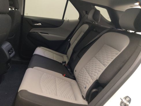 Used 2021 Chevrolet Equinox LS w/ LS Convenience Package FWD image 18