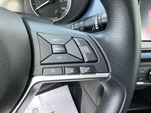 Used 2025 Nissan Versa SV w/ Trunk Package image 20