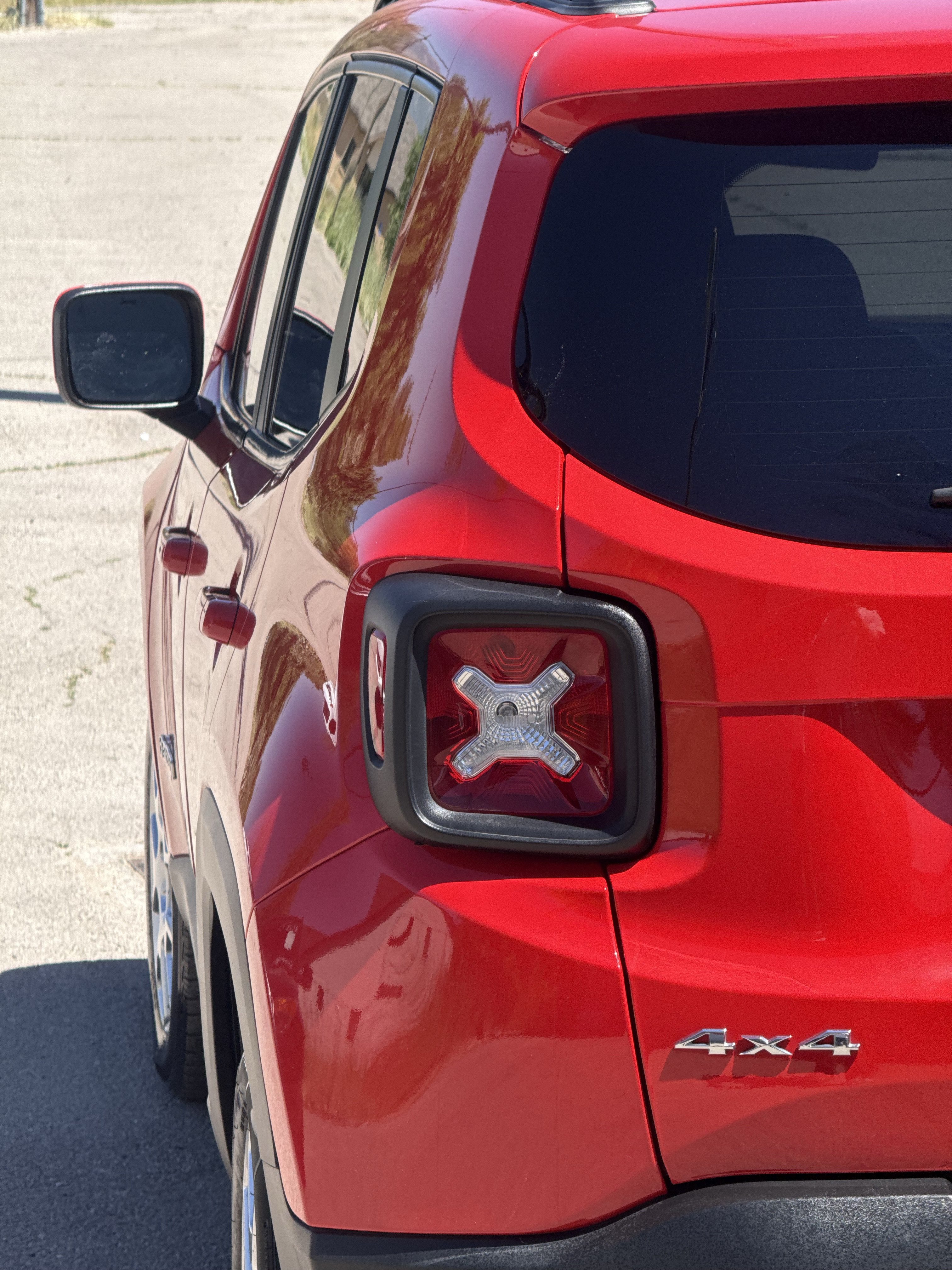 Used 2021 Jeep Renegade Latitude AWD/4WD image 16