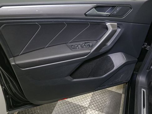 Certified 2023 Volkswagen Tiguan SE R-Line AWD/4WD image 46