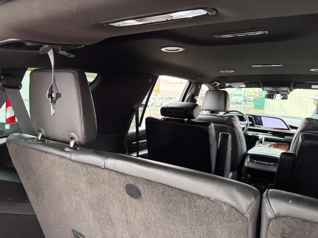 Used 2023 Cadillac Escalade Luxury AWD/4WD image 12