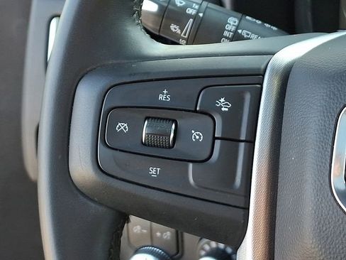 Used 2023 GMC Yukon SLT image 25