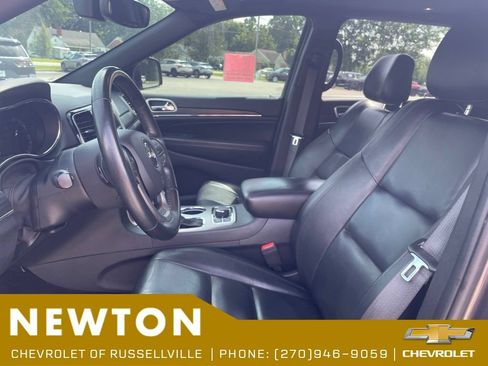 Used 2019 Jeep Grand Cherokee Limited AWD/4WD image 4