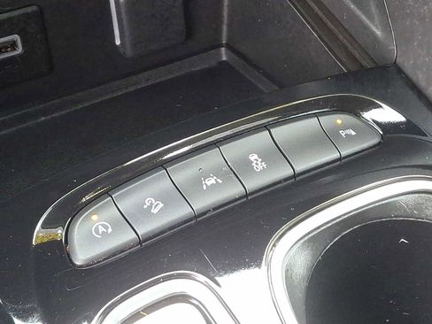 Used 2022 Buick Envision Preferred image 24