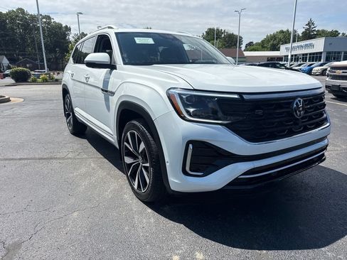 Used 2024 Volkswagen Atlas SEL Premium R-Line AWD/4WD image 4