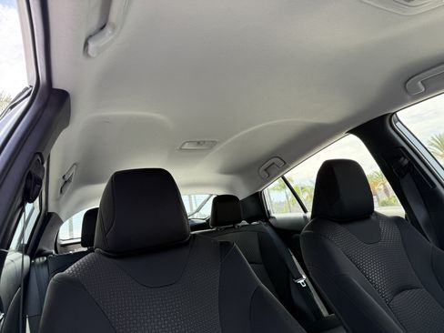 Certified 2022 Toyota Prius LE FWD image 17