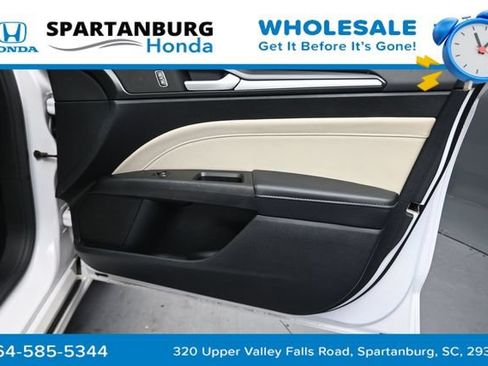 Used 2017 Ford Fusion Titanium FWD image 19