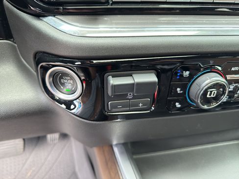 Used 2023 Chevrolet Silverado 1500 High Country w/ High Country Premium Package image 21