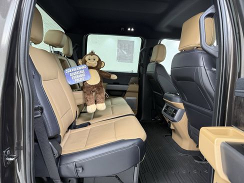 Used 2025 Ford F350 Lariat w/ Chrome Package image 33