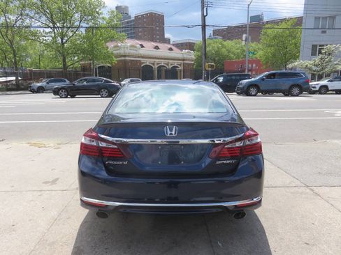 Used 2016 Honda Accord Sport image 8