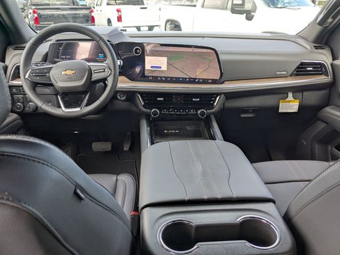 New 2025 Chevrolet Suburban High Country image 17