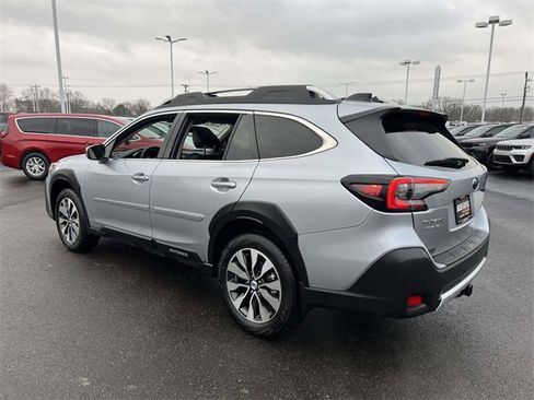 Used 2025 Subaru Outback Touring w/ Popular Package #2 image 5