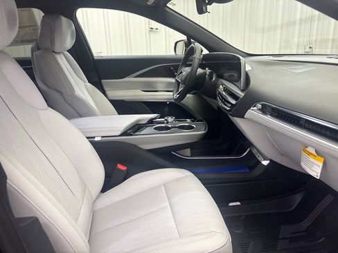 New 2025 Cadillac Lyriq Luxury image 12